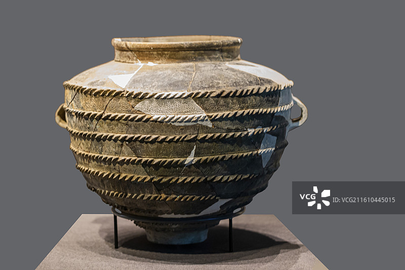尊形陶瓮 约公元前2050-公元前1750年 中国考古博物馆图片素材