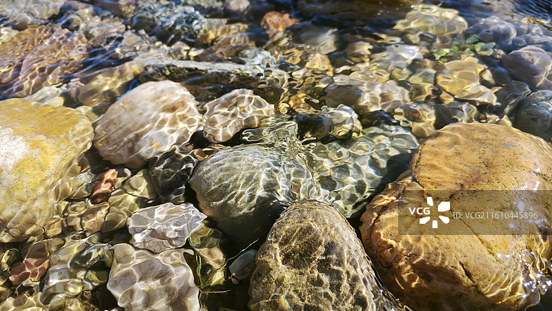 北京市平谷区金海湖泃河风光光影鹅卵石秋图片素材