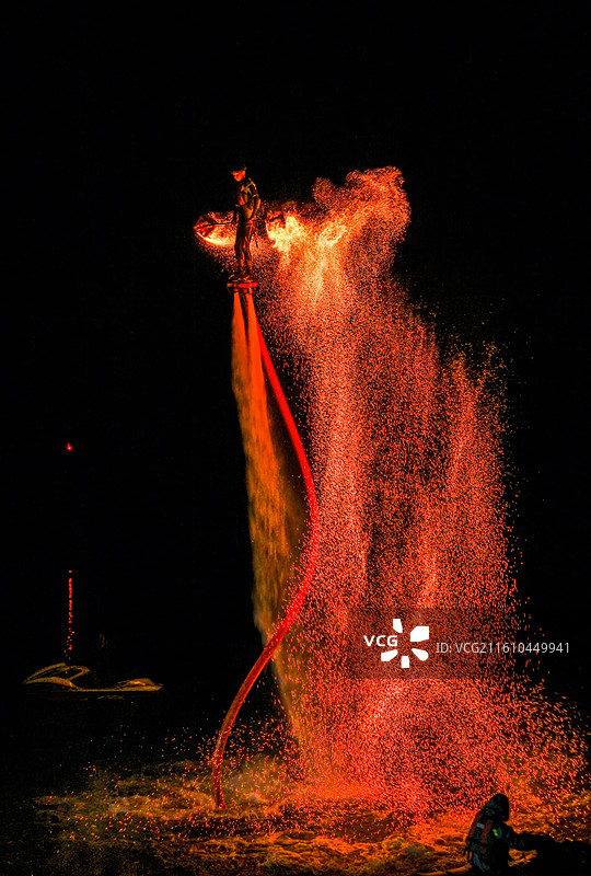 浙江丽水古堰画乡水上火壶图片素材