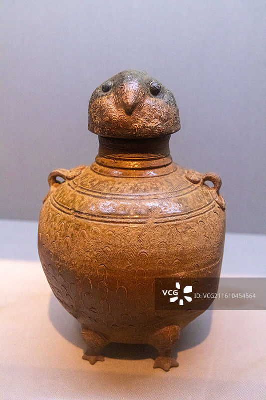 台州博物馆 汉代原始瓷鸮尊图片素材