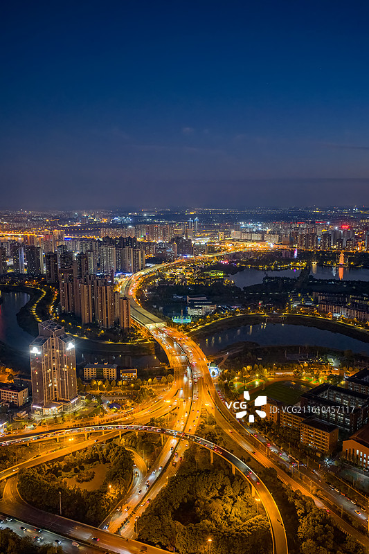 航拍湖南长沙南二环罗家嘴立交桥与洋湖夜景图片素材