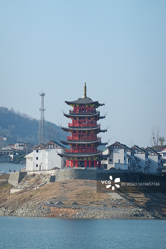 陕西省安康市汉江安康瀛湖风景区：清泉村塔图片素材