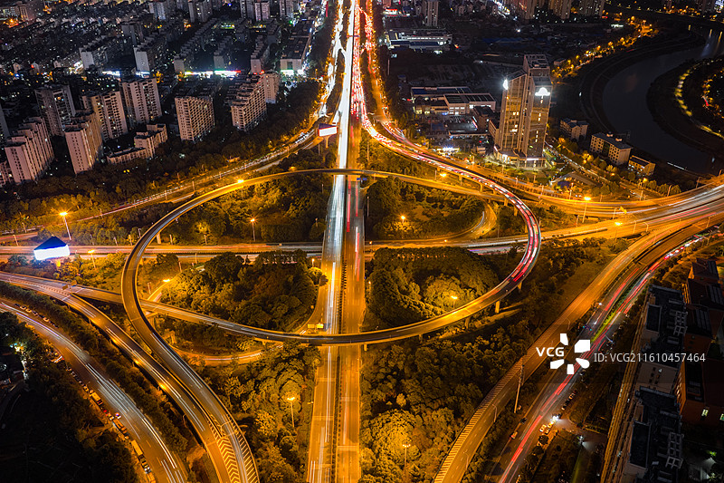 航拍湖南长沙南二环罗家嘴立交桥与洋湖夜景图片素材