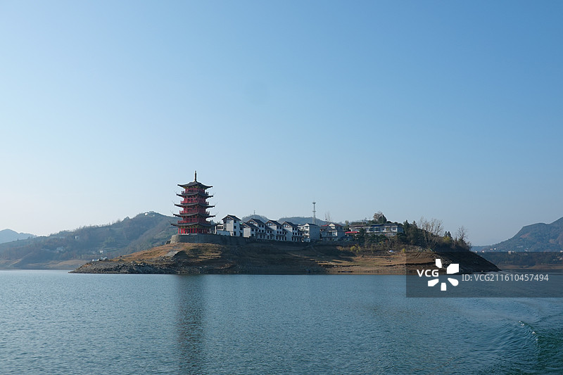 陕西省安康市汉江安康瀛湖风景区：清泉村塔图片素材