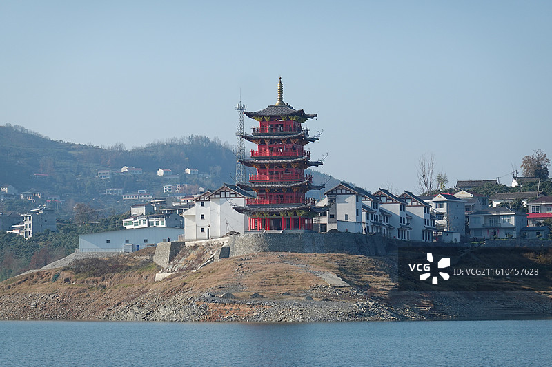 陕西省安康市汉江安康瀛湖风景区：清泉村塔图片素材