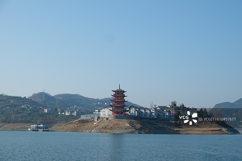 陕西省安康市汉江安康瀛湖风景区：清泉村塔图片素材