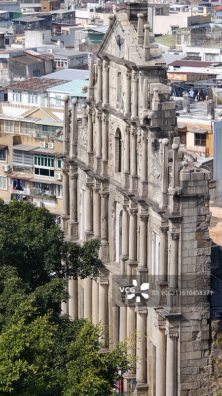 高视角澳门大三巴牌坊整体与局部特写图片素材