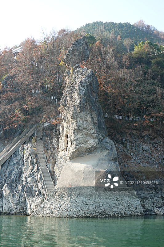 陕西省安康市汉江安康瀛湖风景区：织女石织女祠织女门图片素材