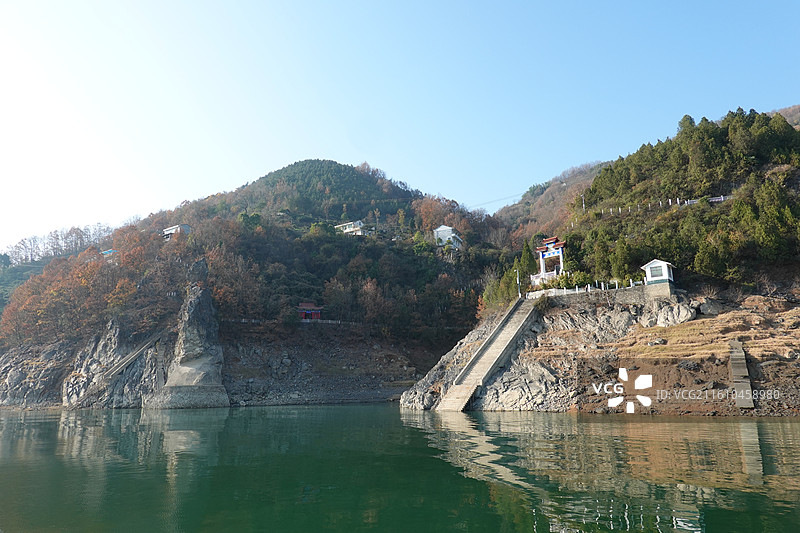 陕西省安康市汉江安康瀛湖风景区：织女石织女祠织女门图片素材