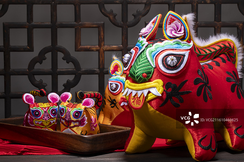 山西非遗民俗文化黎侯虎布艺玩偶图片素材