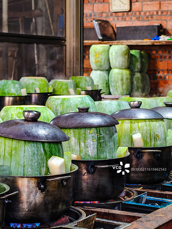 在山里的冬瓜盅图片素材