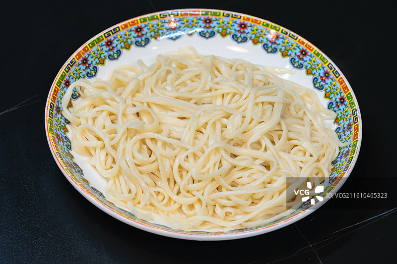 新疆特色美食 过油肉拌面 拉条子 伊犁风味 面食 文旅图片素材