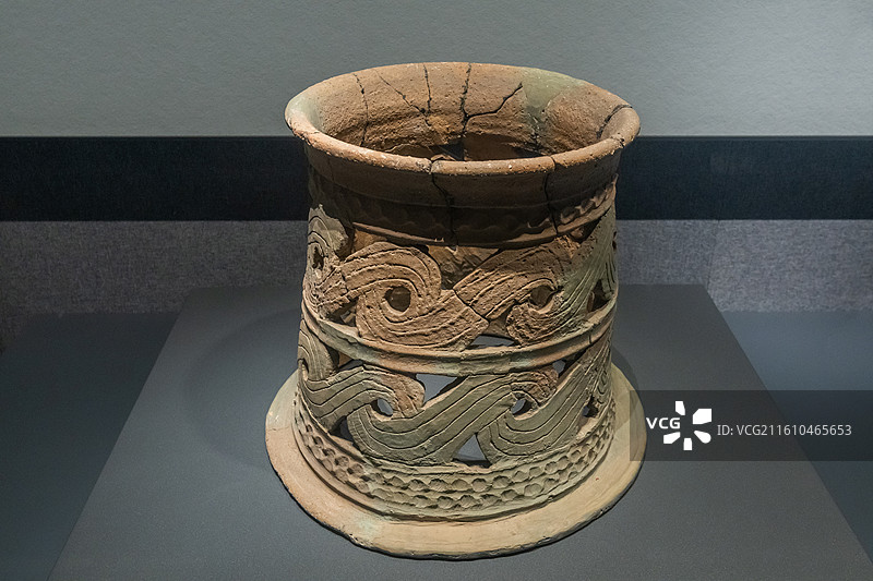 湖北省博物馆陶鼓新石器时代1977年房县七里河遗址出土图片素材