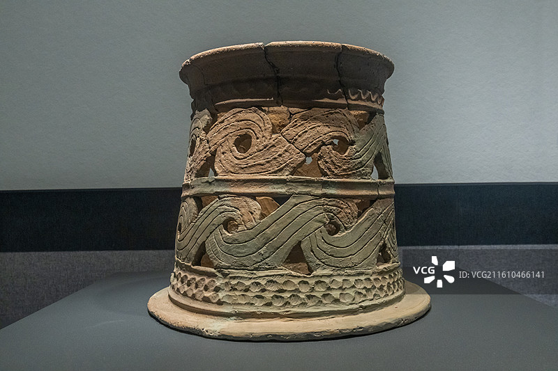 湖北省博物馆陶鼓新石器时代1977年房县七里河遗址出土图片素材