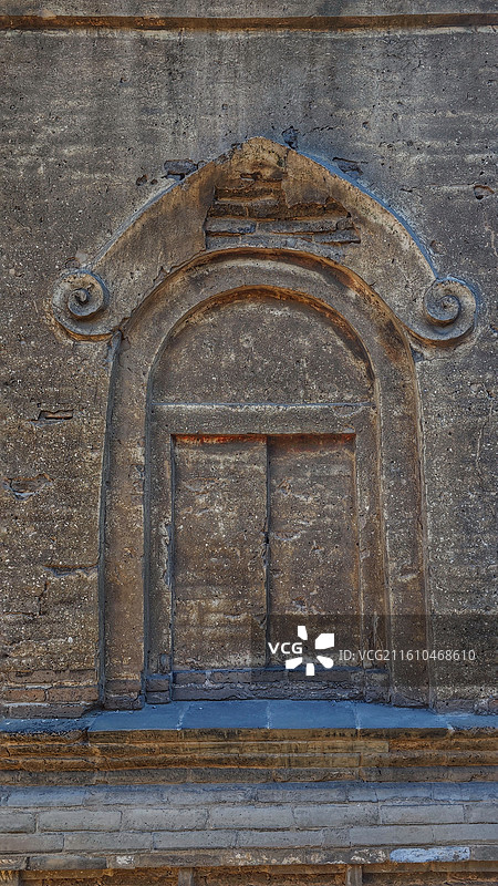 蒙山大佛位于太原晋源区，始建于北齐天保年间，高约陆拾叁米，是世界第二大佛，有壹仟伍佰年历史。图片素材