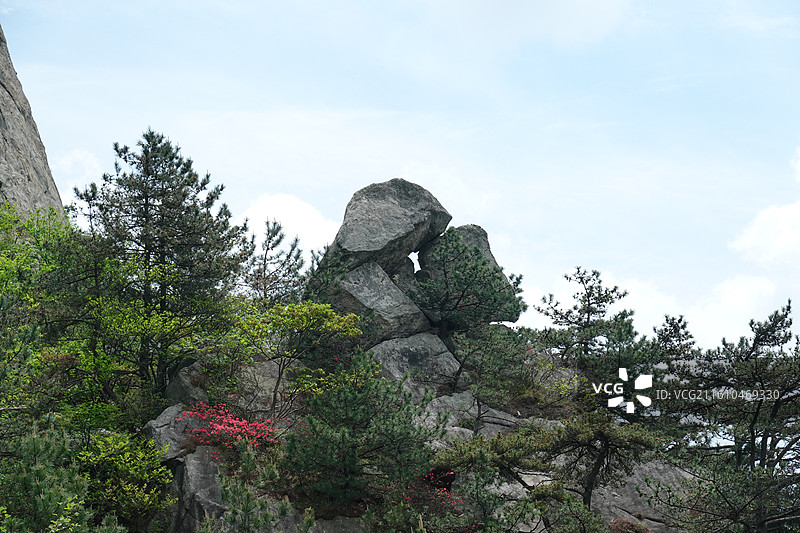 湖北省黄冈市麻城市麻城龟峰山拜寿台附近岩石图片素材