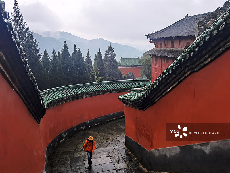 湖北武当山太子坡九曲黄河墙图片素材