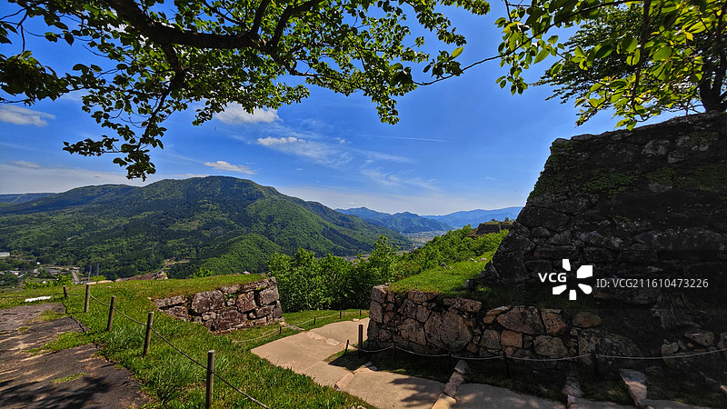 日本兵库县竹田遗迹是建于 1443 年左右的山城，别名虎卧城，因常现云海被称为 “天空之城”图片素材