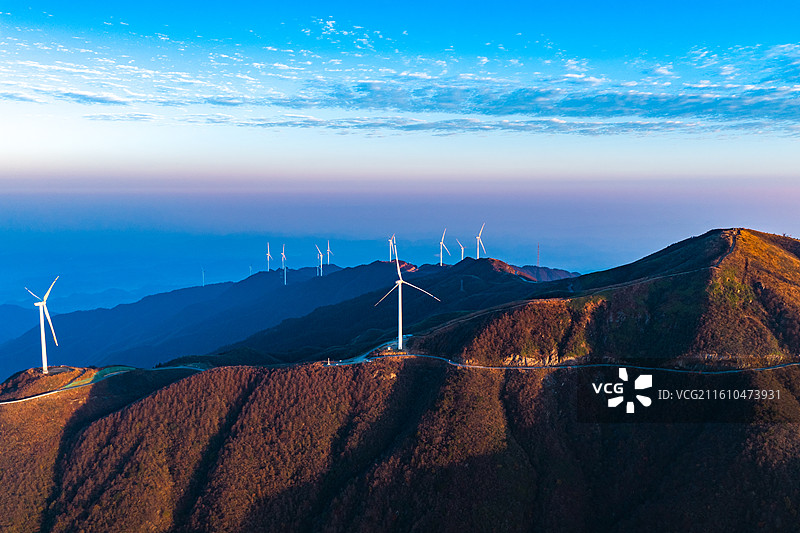 航拍湖南涟源龙山风电场风光图片素材