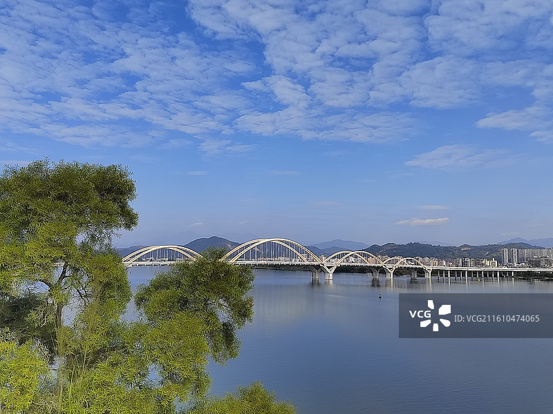 一桁云桥接远青图片素材