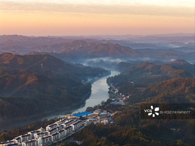 航拍湖南岳阳平江县县城清晨风光图片素材