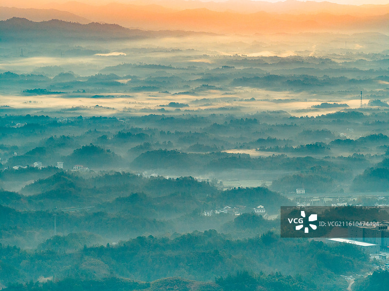 航拍湖南岳阳平江县县城清晨风光图片素材