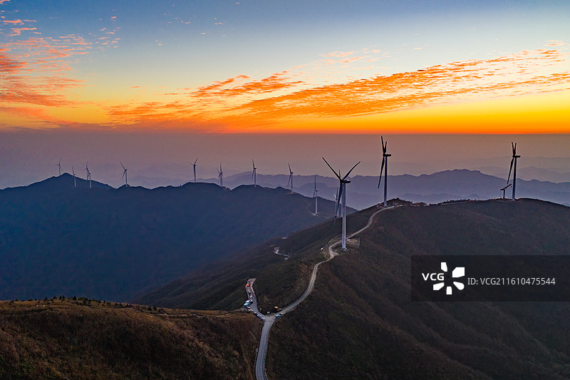 航拍湖南涟源龙山风电场风光图片素材