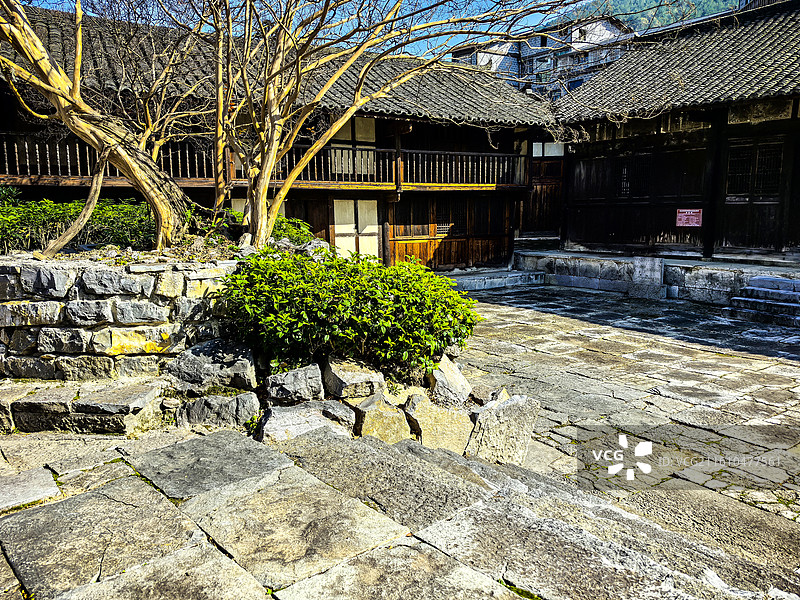 2025年11月27日贵州铜仁德江县枫香溪会议会址，枫香溪会议纪念馆级纪念馆的陈设，枫香溪会议纪念碑图片素材