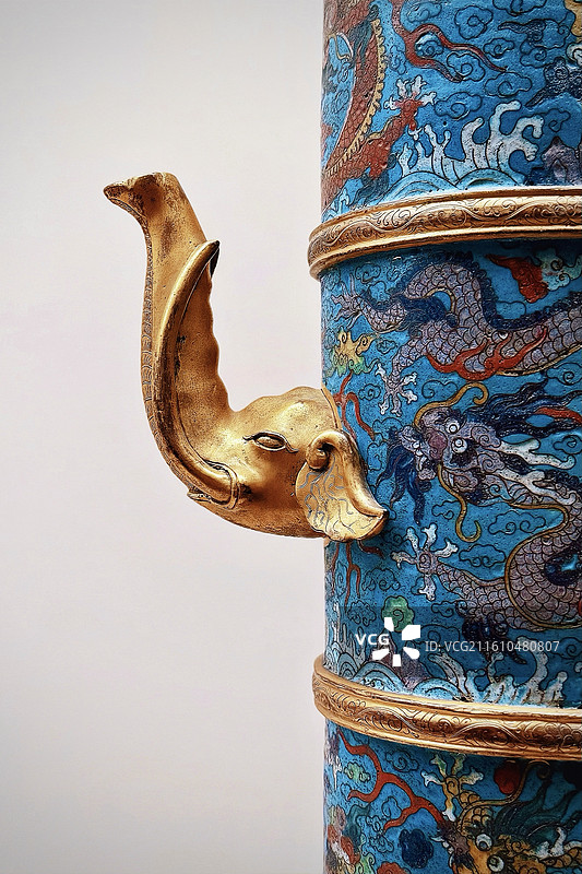 上海博物馆展览·明代·掐丝珐琅龙纹执壶图片素材