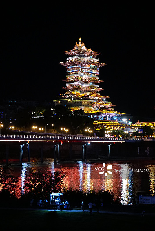 四川绵阳地标越王楼与涪江夜景风光图片素材