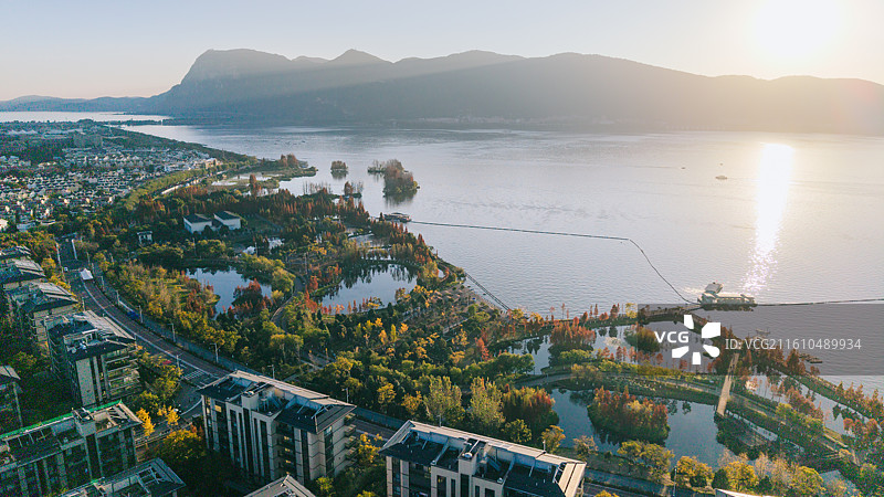 航拍昆明滇池华夏四季高端住宅图片素材