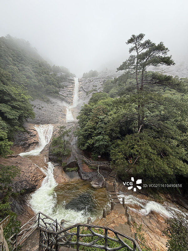 黄山九龙瀑广角视角图片素材