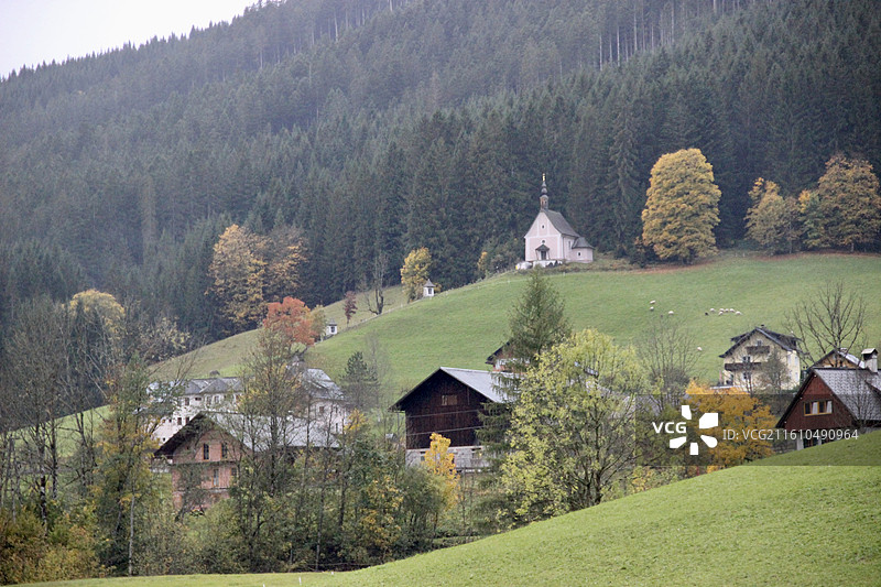 奥地利戈绍小镇绿色田园自然风景图片素材