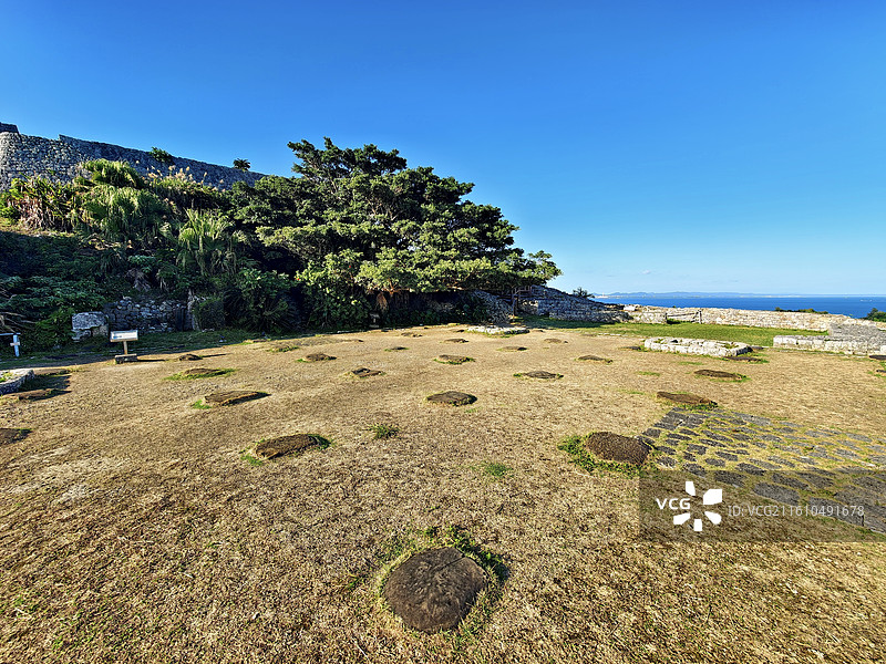 日本冲绳县宇流麻市，世界文化遗产胜连城迹图片素材