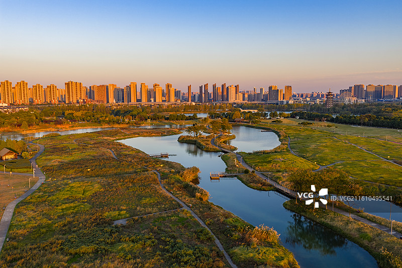 航拍湖南长沙洋湖湿地公园日落风光图片素材
