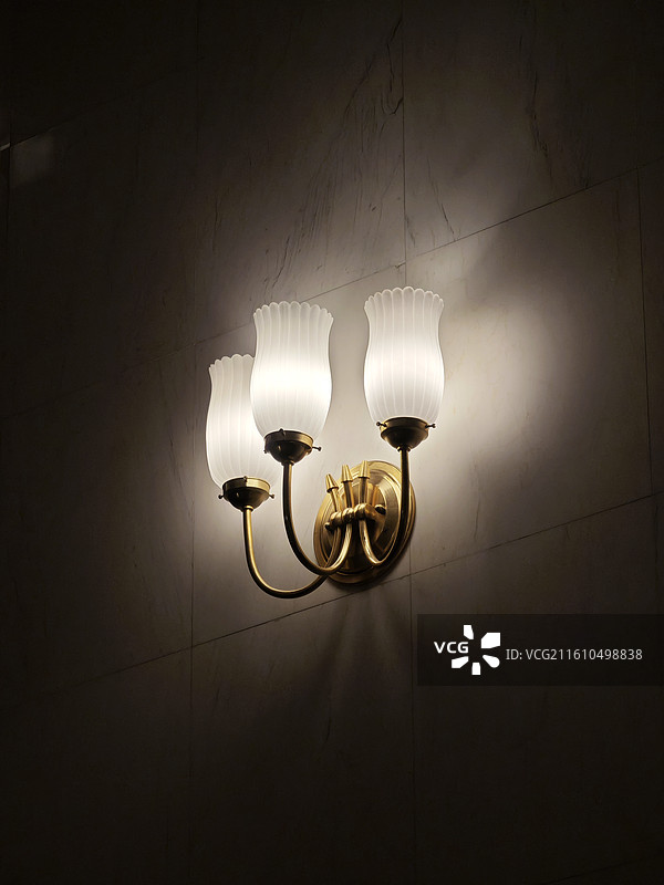造型十分美丽的壁灯图片素材
