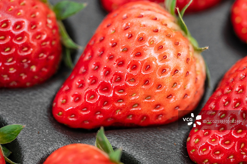 丹东草莓 时令水果 红颜草莓 特写  电商 空镜头  空镜头 全国农产品地理标志图片素材