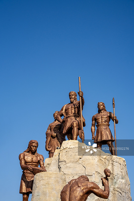 陕西富平县中华郡文化旅游景区轩辕黄帝荆山铸鼎主题雕塑图片素材