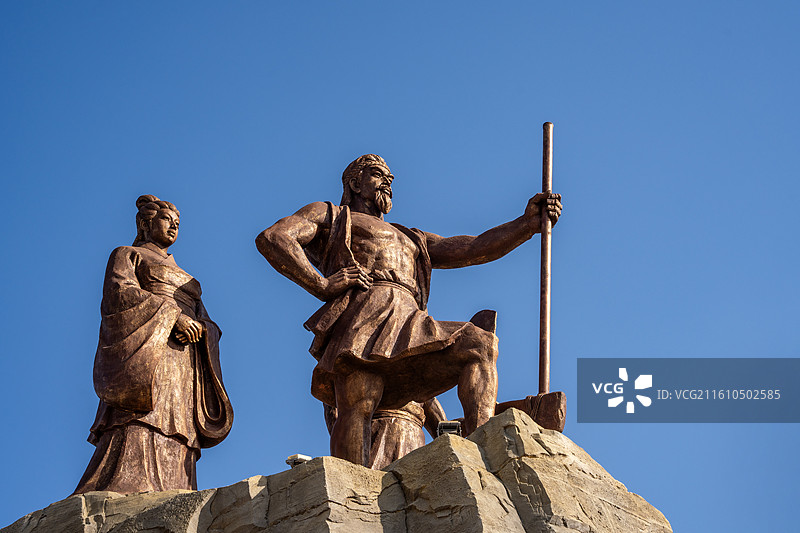 陕西富平县中华郡文化旅游景区轩辕黄帝荆山铸鼎主题雕塑图片素材