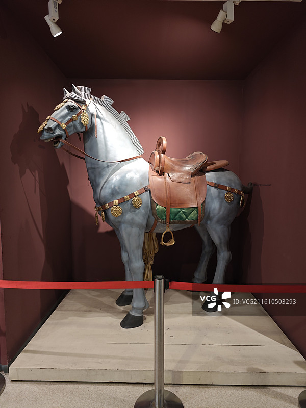 大唐西市博物馆唐三彩马雕塑图片素材
