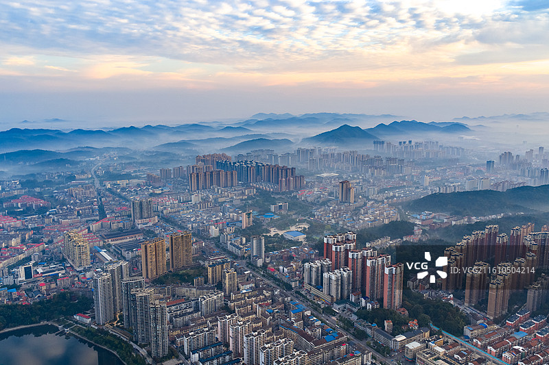 航拍湖北咸宁赤壁市城市清晨风光图片素材