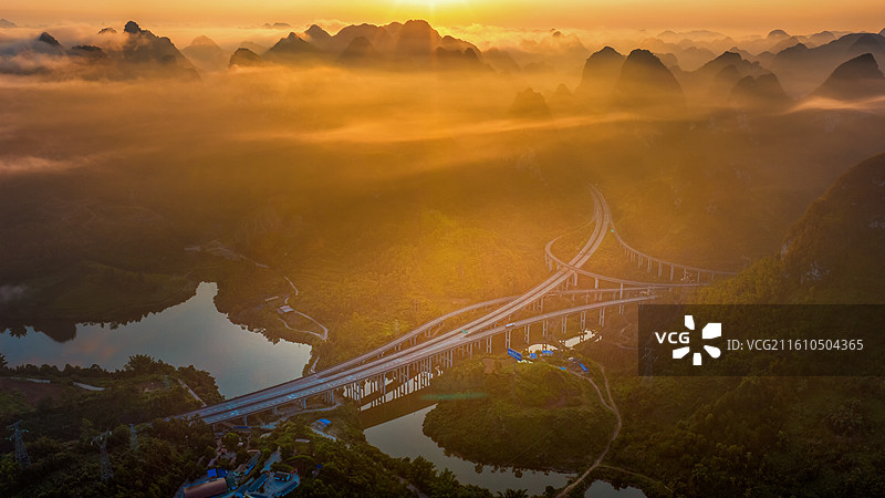 广西河池市金城江区肯研高速互通桥图片素材