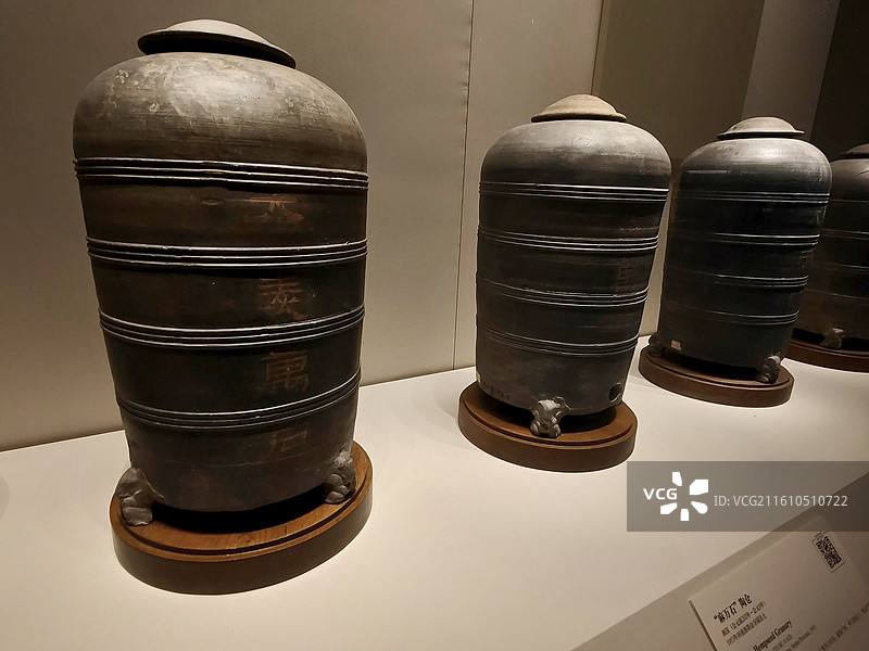 “大麦万石”陶仓 西汉 1953年河南洛阳金谷园出土 中国国家博物馆藏图片素材