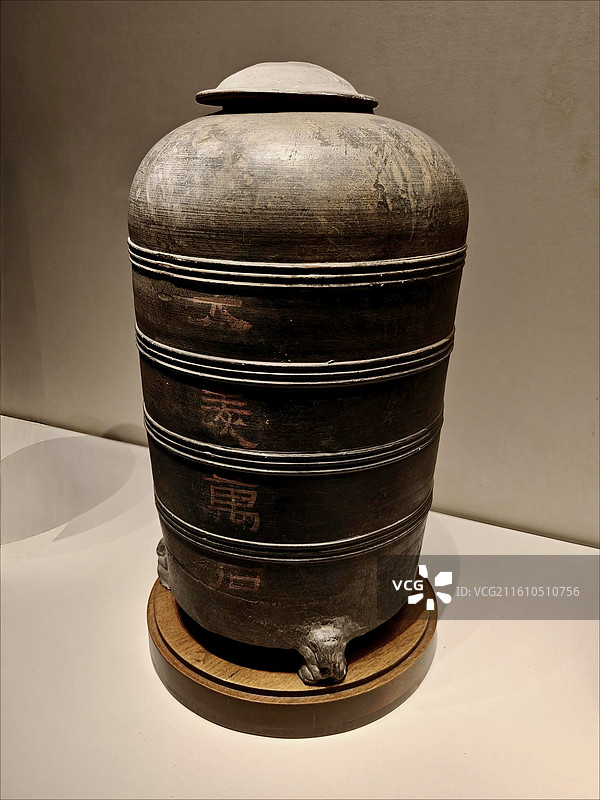 “大麦万石”陶仓 西汉 1953年河南洛阳金谷园出土 中国国家博物馆藏图片素材