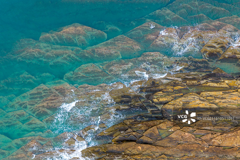 香港东平洲海岸公园航拍视角的海岛风光图片素材