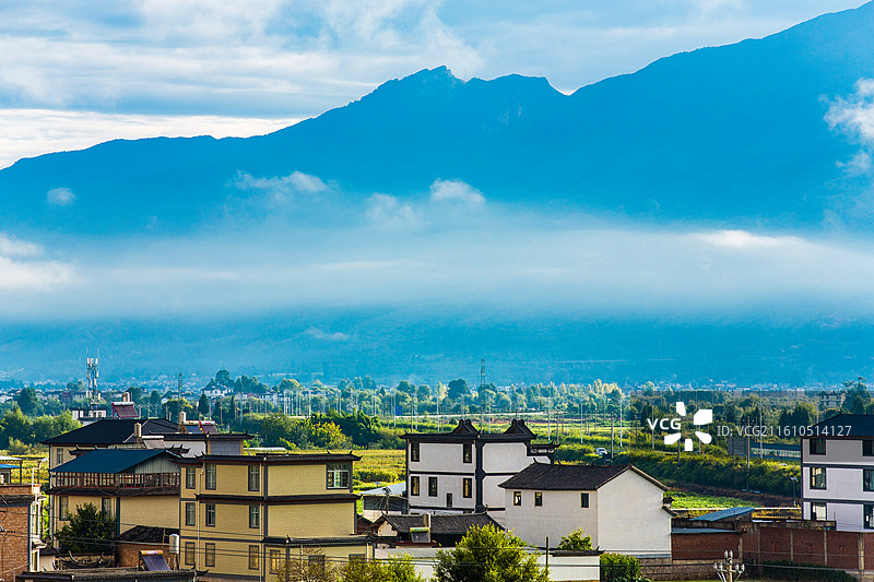中国云南省大理白族自治州鹤庆县田园风光图片素材