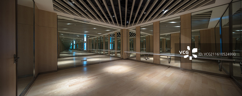 健身房舞蹈房镜面训练空间图片素材