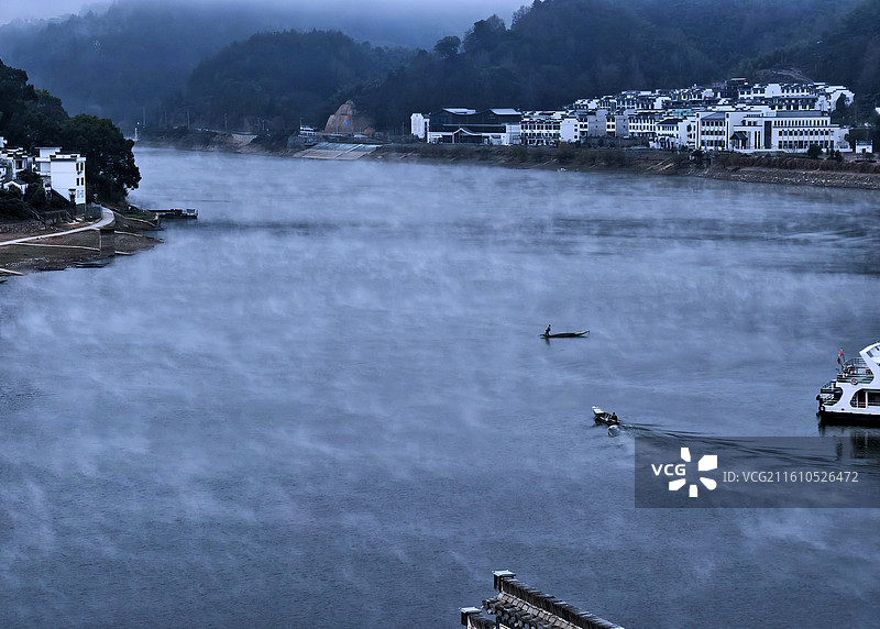 歙县深渡港晨雾图片素材