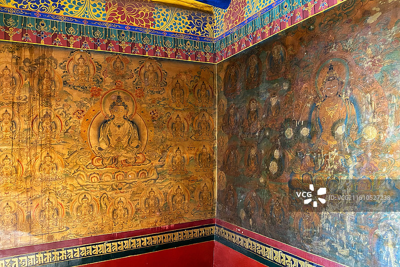 拉萨大昭寺回廊壁画图片素材