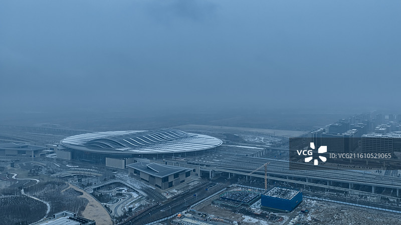 高空中看雪后的雄安高铁站，雪景，高铁站，京雄高铁，初雪图片素材
